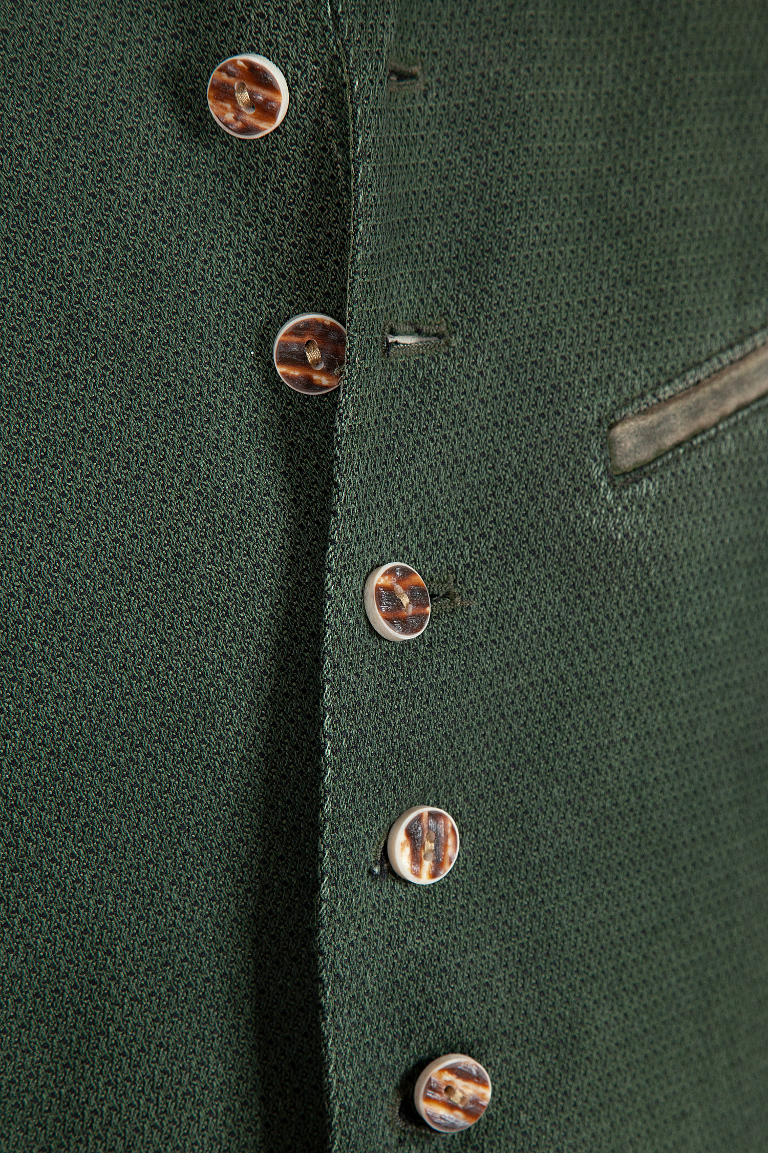 Trachtenweste in grün Gipfelstürmer Detail