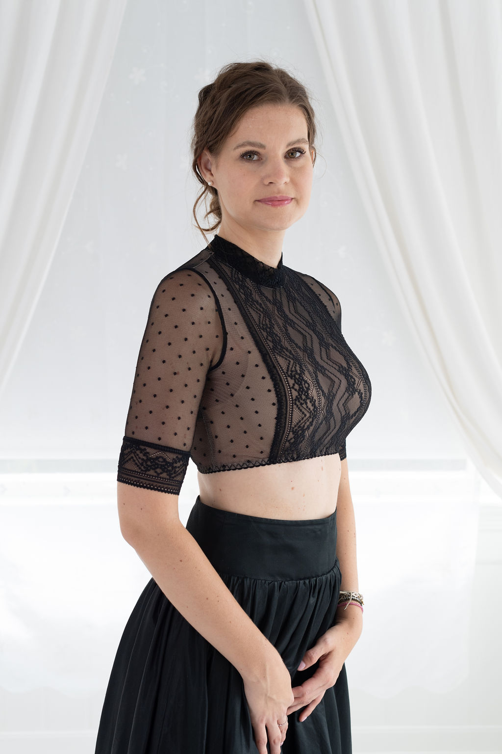 dirndlbluse schwarz spitze
