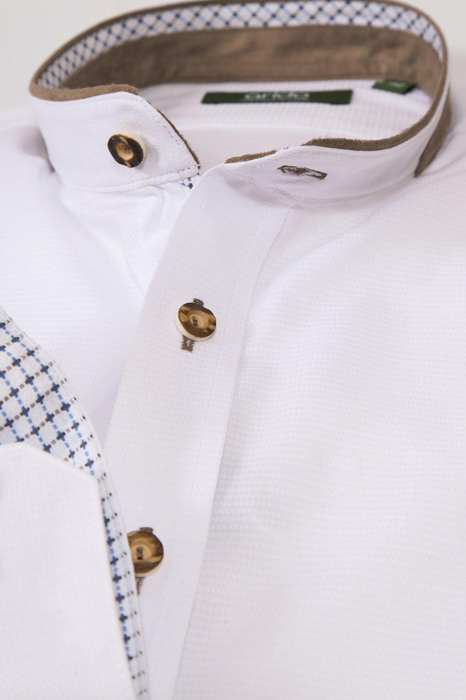 Herren Trachtenhemd edel in weiß mit Velours Kragen