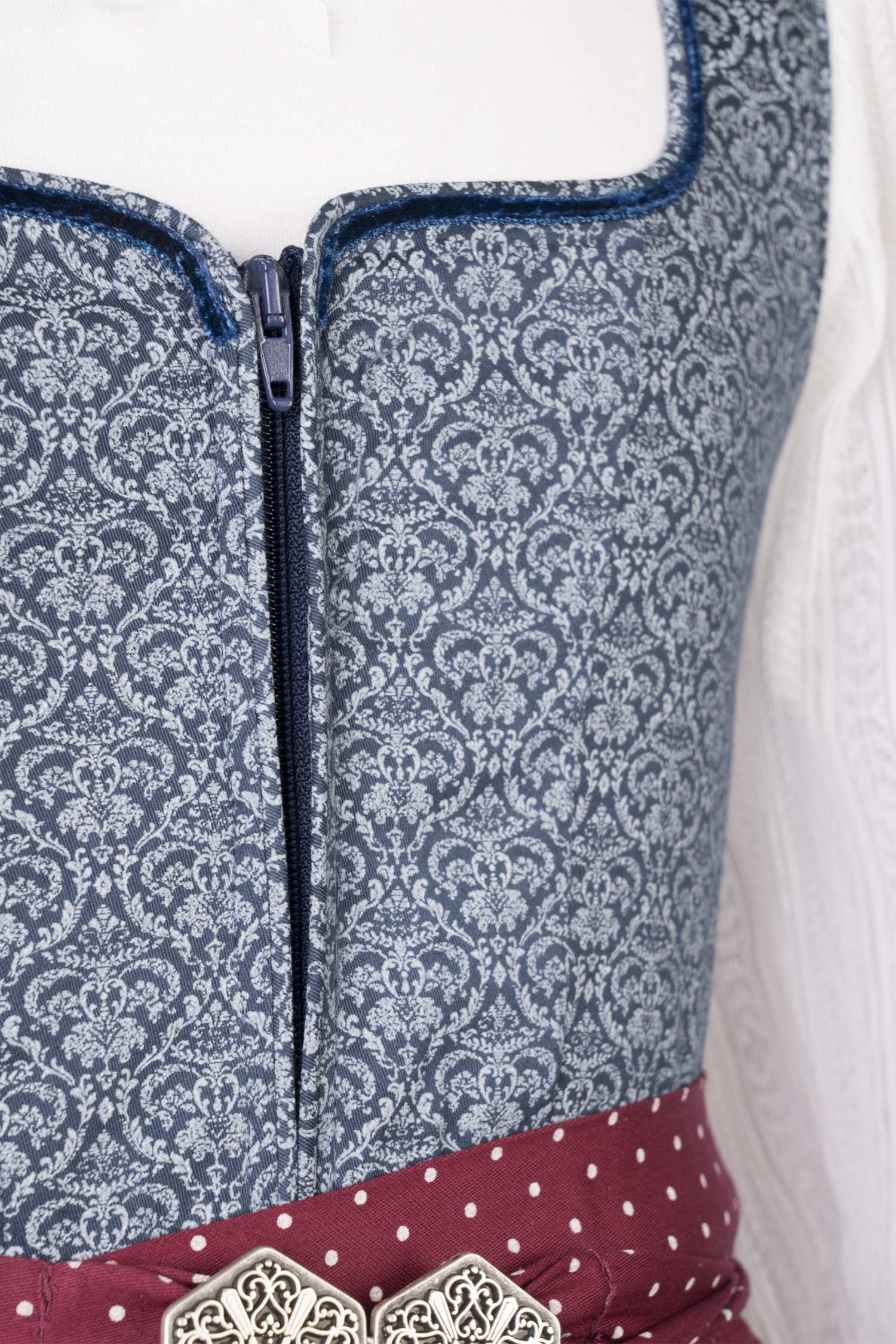 3 tlg. Kinderdirndl Rosalie in blau mit Shirt und Schürze - Detail Mieder