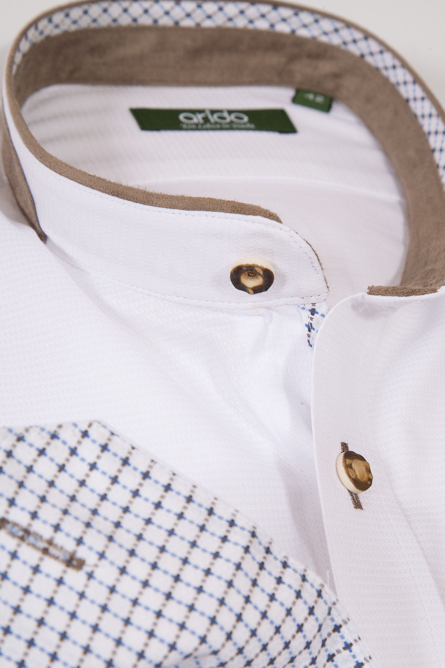 Herren Trachtenhemd edel in weiß mit Velours Detail