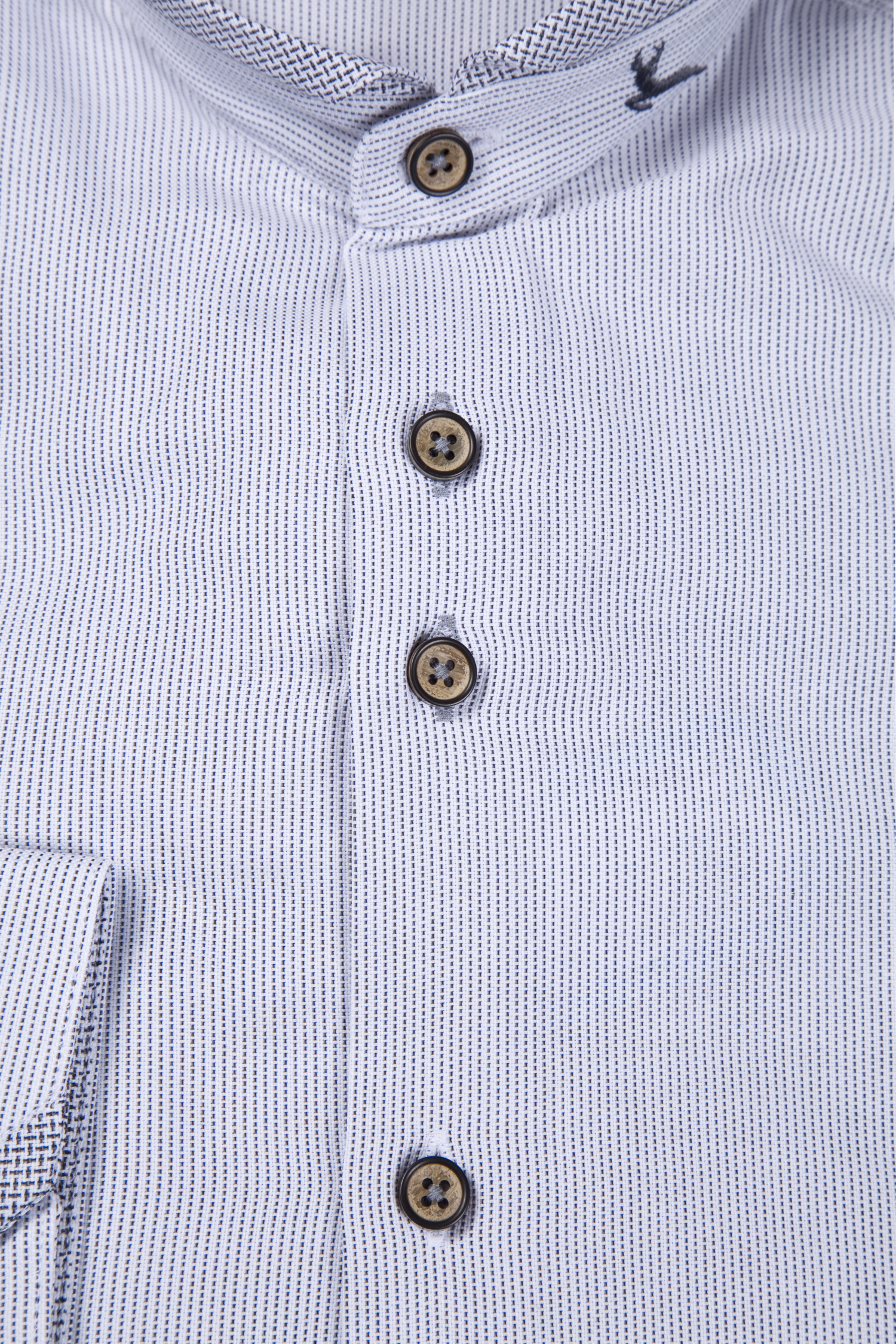 Trachtenhemd weiß / grau - Detail Knöpfe