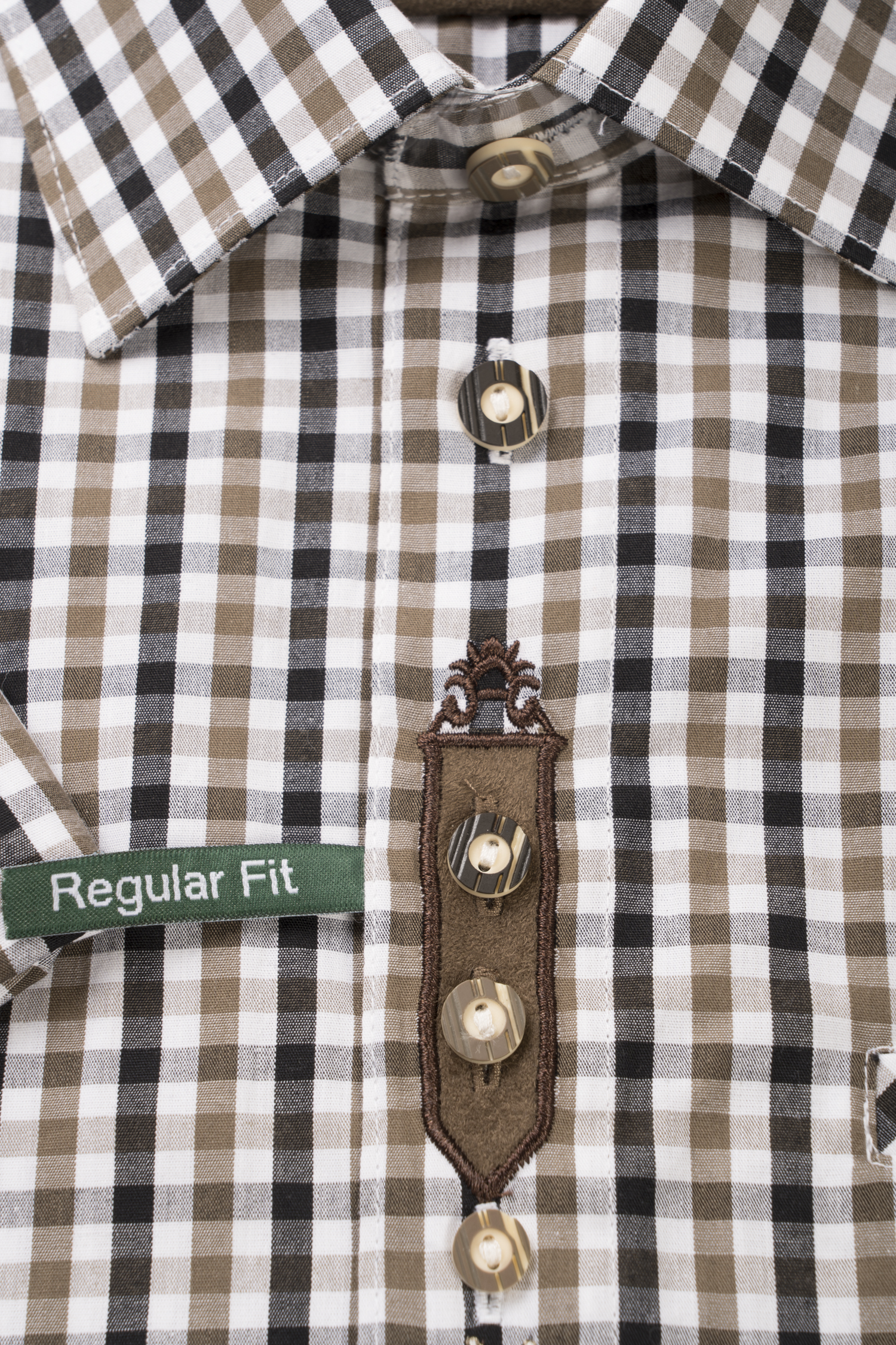 Trachtenhemd kariert mit Krämpelärmel - Detail Knöpfe