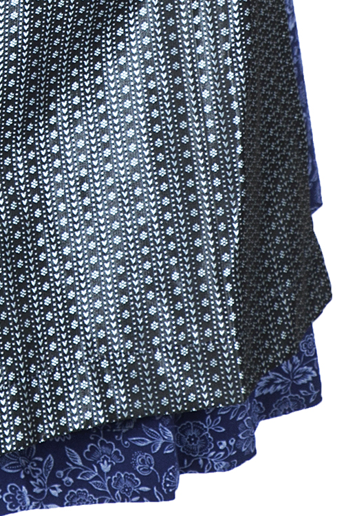 Designer Dirndl Nele in dunkeblau von CoCoVero Trachten Detail 