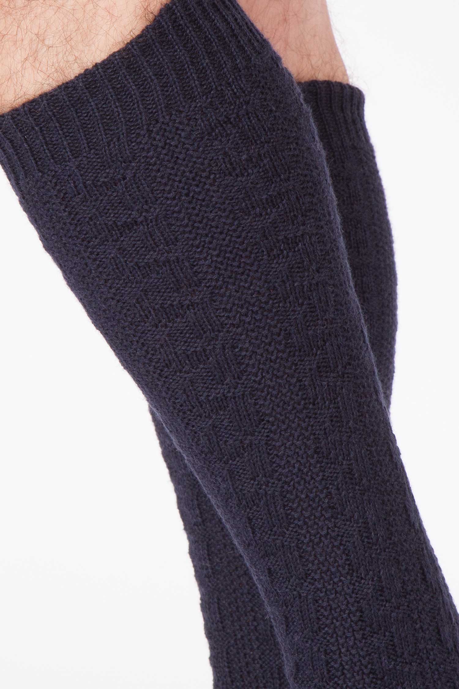 Herren Trachten Kniestrümpfe aus Wolle in dunkelblau Detail