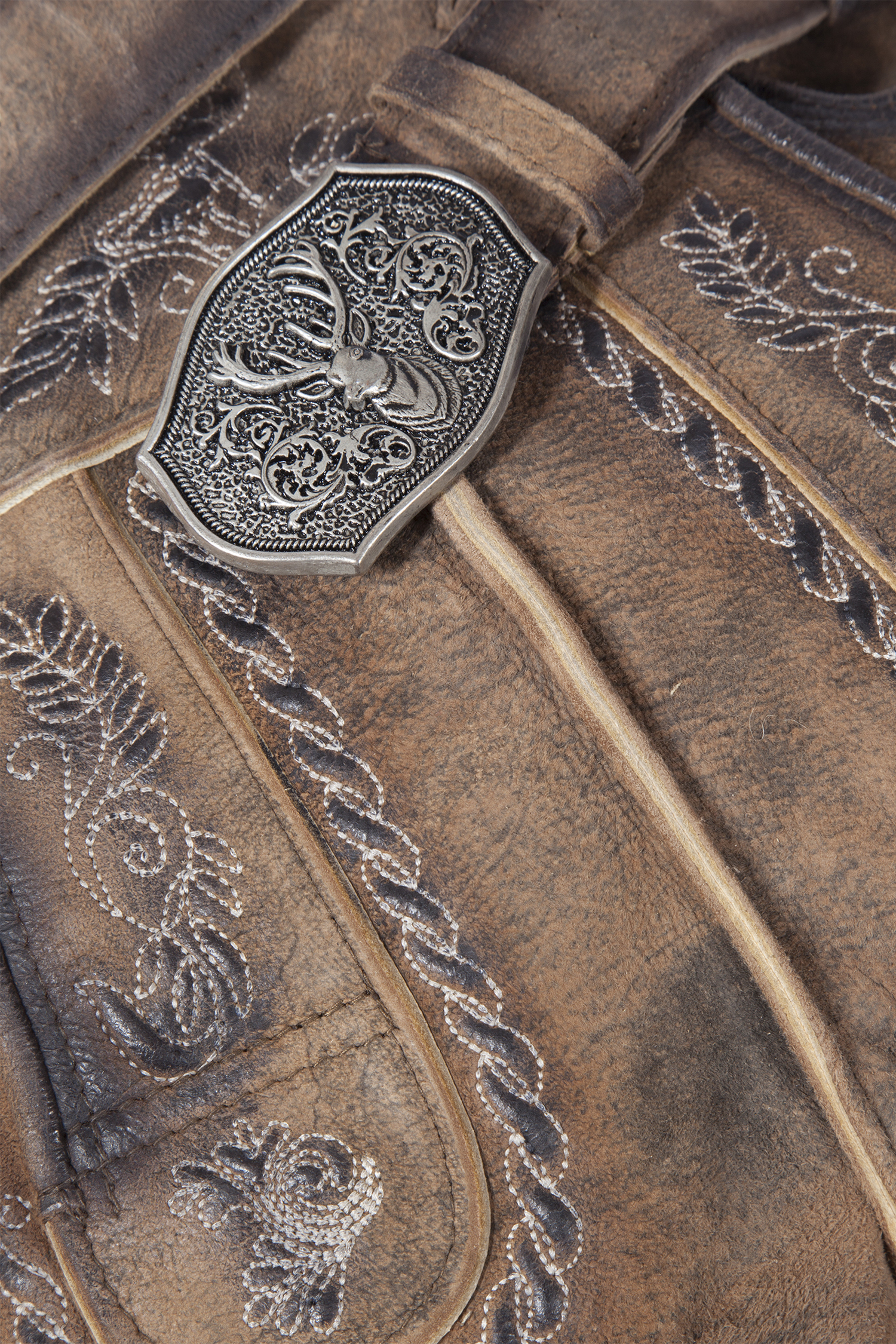 Kurze Lederhose Tom in nuss - Detail Latz