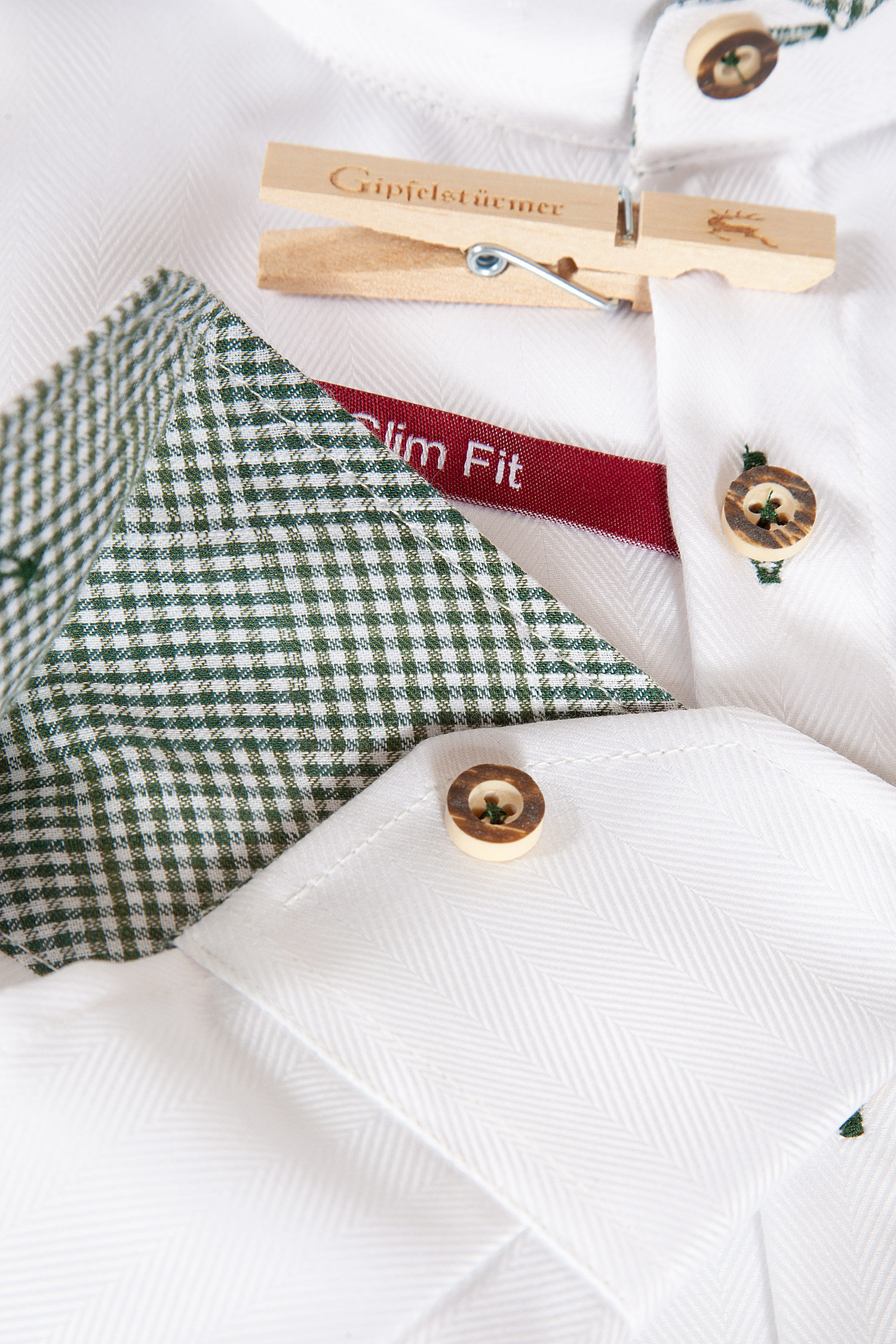 Trachtenhemd in weiß mit grünem Karodesign - Detail Ärmel